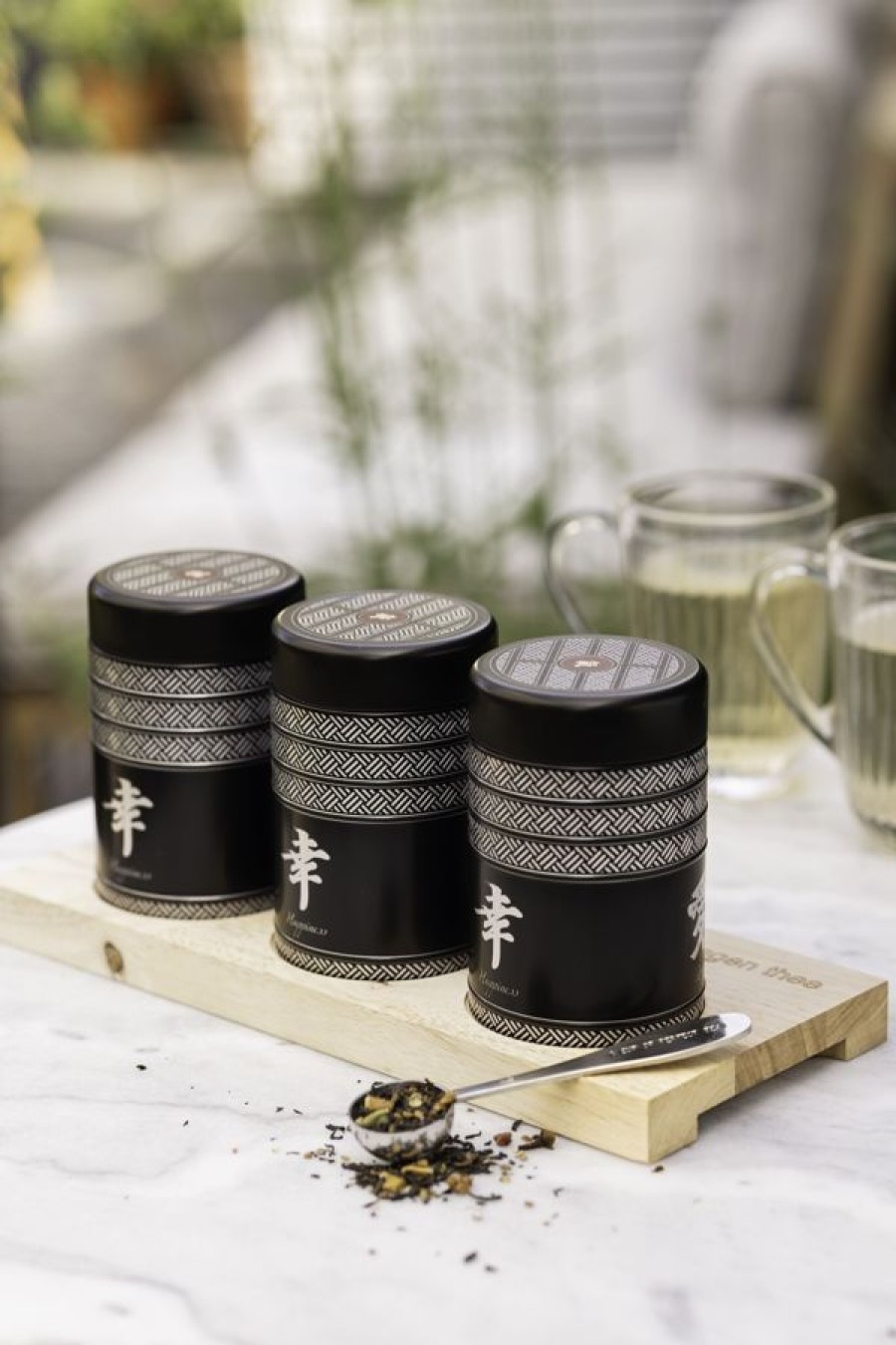 Theepresentaties Van Bruggen Thee | Theeplank Kyoto Black 3 X Zwart Kyoto Japans Blikken - Standaard Invulling 1Xgroen 1Xzwart 1Xrooibos Of Zelf Samenstellen